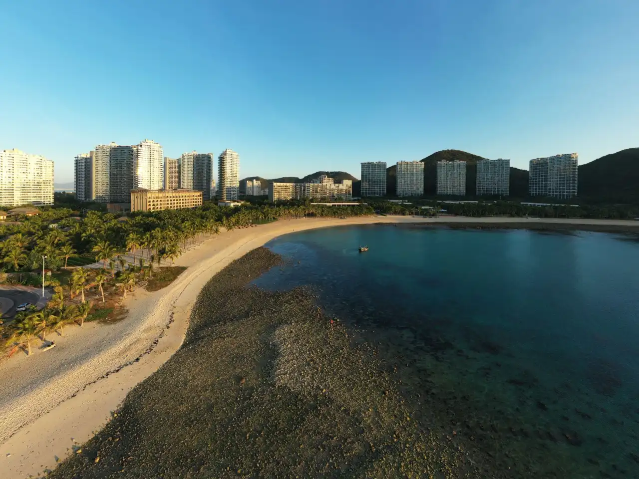 维修厂如何选择汽车零部件供应商？太原天亿鑫腾批发与零售方案对比